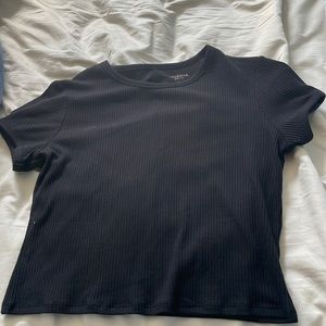 color black
size large